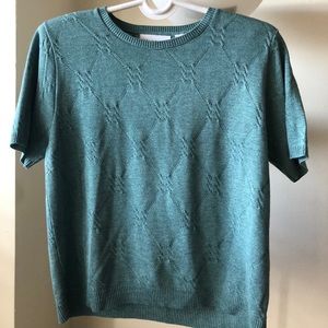 Short sleeve sweater